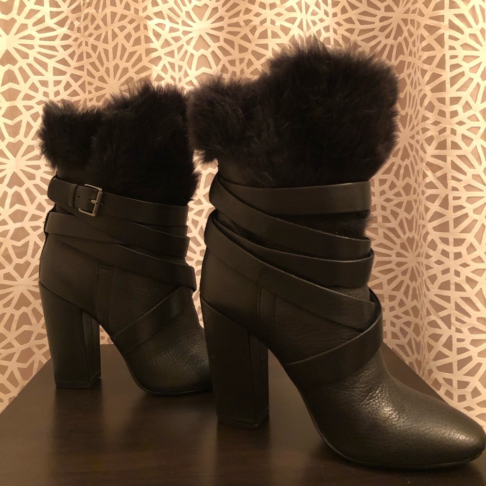 Pour La Victoire Chic Black Leather Fur Trim Boots - Picture 2 of 14
